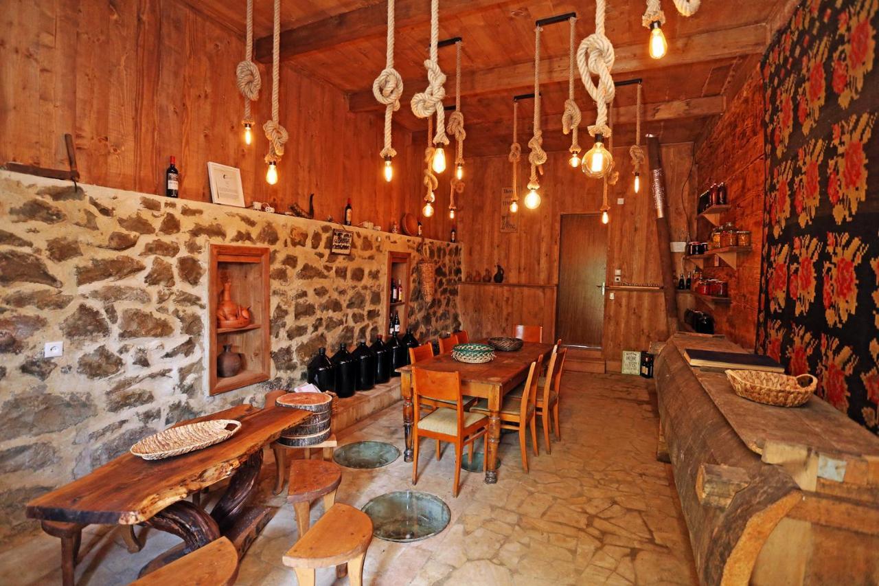 Sadmeli Winery Hotel แอมโบรเลารี ภายนอก รูปภาพ