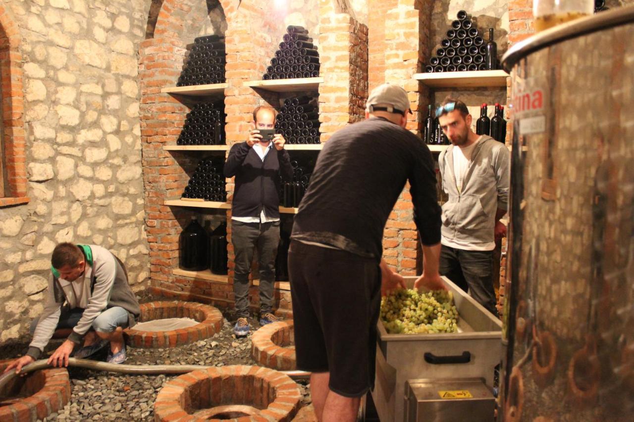 Sadmeli Winery Hotel แอมโบรเลารี ภายนอก รูปภาพ