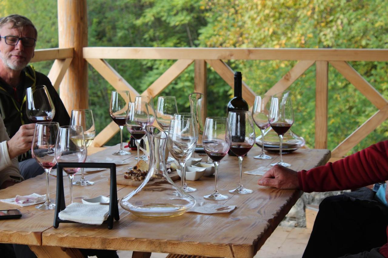 Sadmeli Winery Hotel แอมโบรเลารี ภายนอก รูปภาพ